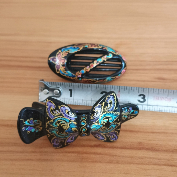 Vintage Set Of Hand Painted Black Plastic Hair Clips Slide Bow - Picture 6 of 6